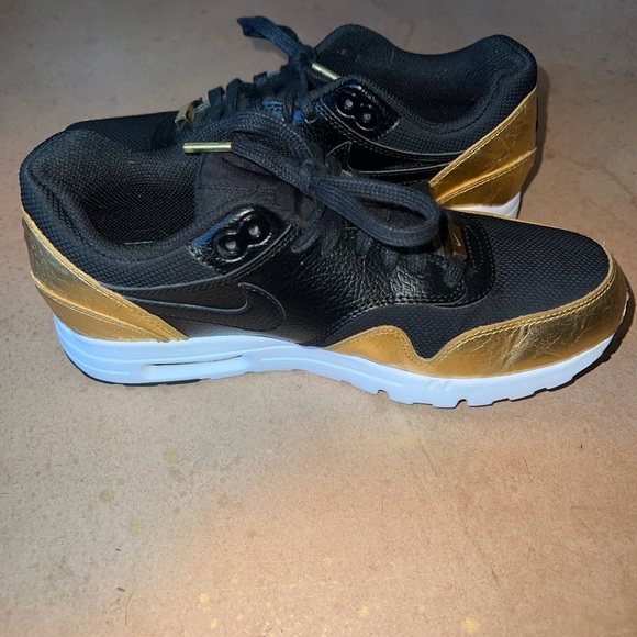 NIKE 2016 AIR MAX 1 ULTRA ESS NFL METALLIC GOLD W 8 SAFARI ANIMAL 90 - Picture 2 of 9